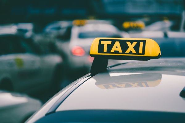 How Does The Amsterdam Taxi Service Work